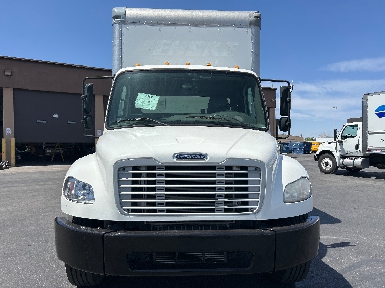 2020 Freightliner M2 106 in Phoenix, AZ — photo 2