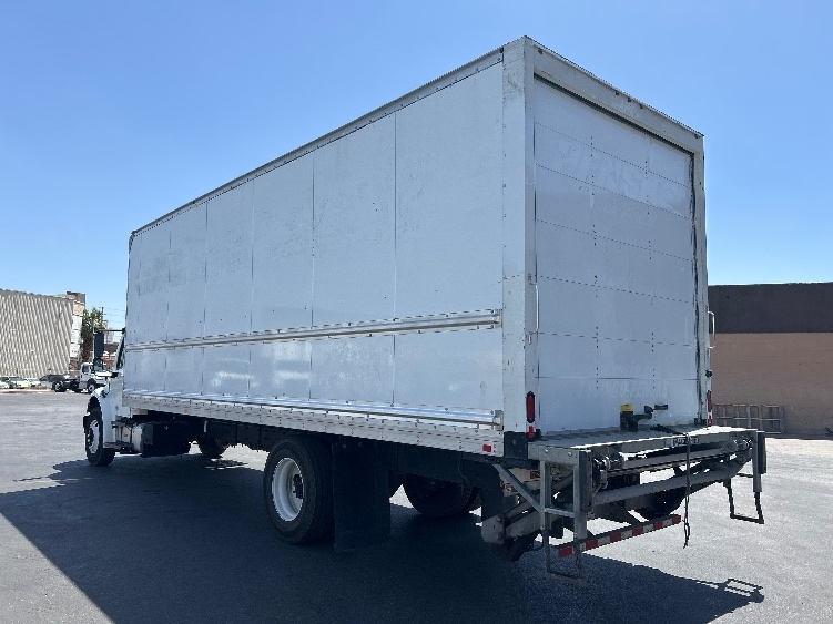 2020 Freightliner M2 106 in Phoenix, AZ — photo 6