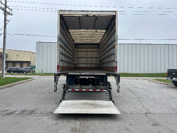 2020 Freightliner M2 106 in Omaha, NE — photo 9