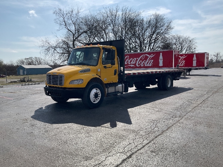 2020 Freightliner M2 106 in Tulsa, OK — photo 3