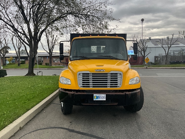 2020 Freightliner M2 106 in West Sacramento, CA — photo 2