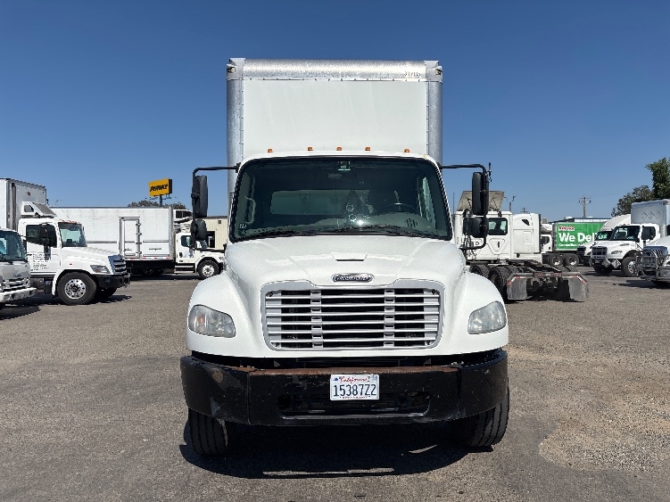 2020 Freightliner eM2 in Fresno, CA — photo 2