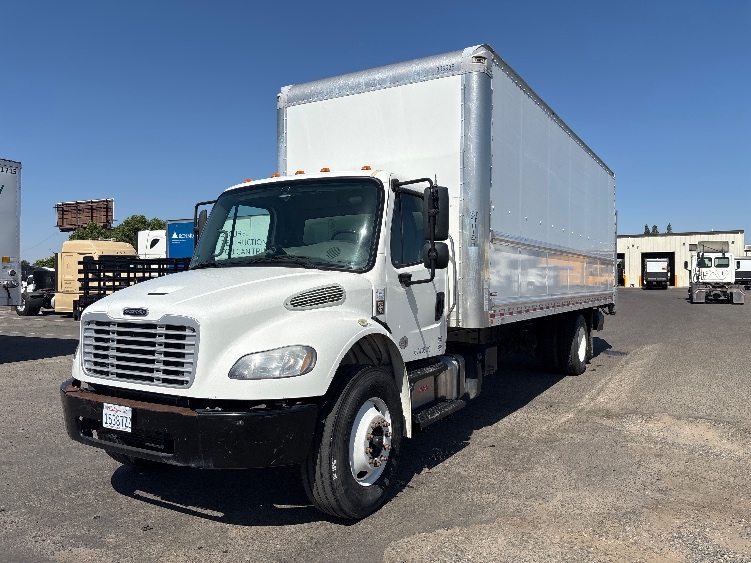 2020 Freightliner eM2 in Fresno, CA — photo 3