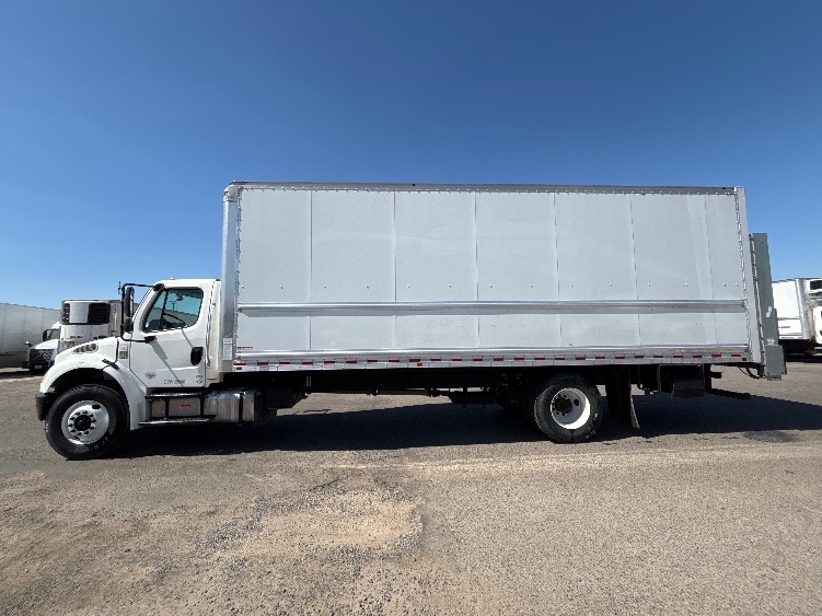 2020 Freightliner eM2 in Fresno, CA — photo 4