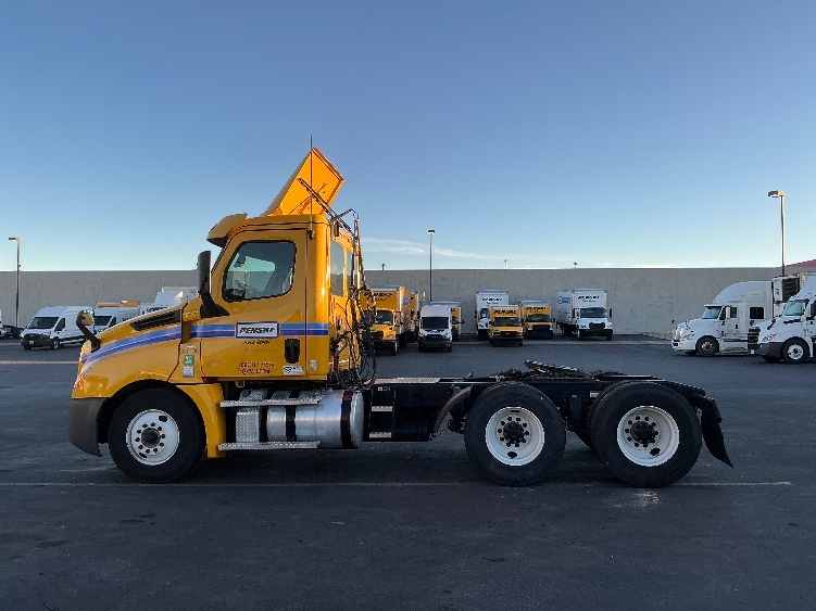 2020 Freightliner Cascadia in Las Vegas, NV — photo 4