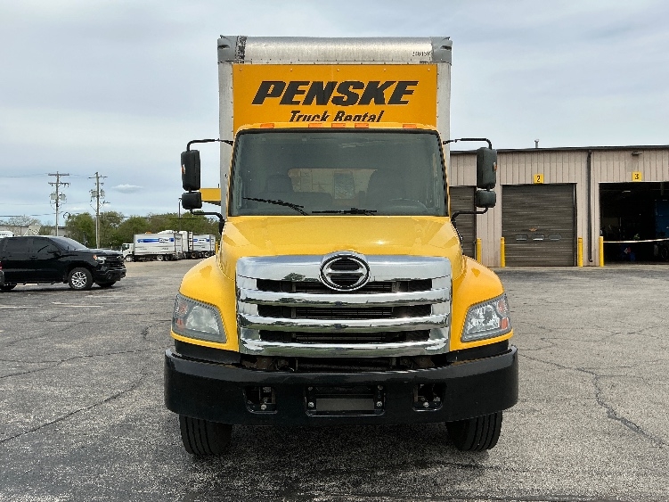 2020 Hino 268 in Elkhart, IN — photo 2