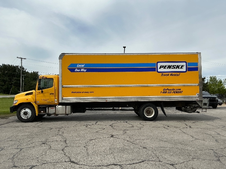 2020 Hino 268 in Elkhart, IN — photo 4