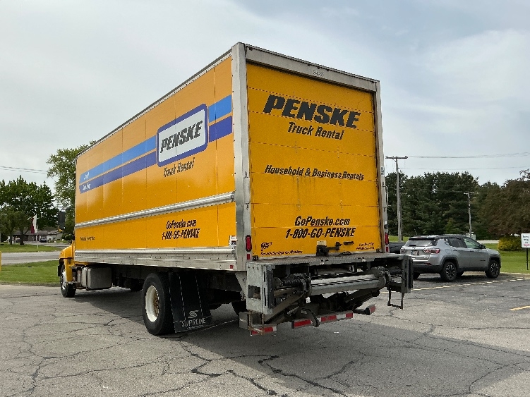 2020 Hino 268 in Elkhart, IN — photo 6