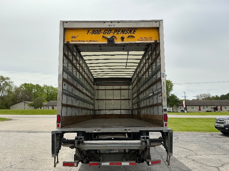2020 Hino 268 in Elkhart, IN — photo 8