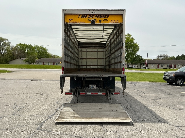 2020 Hino 268 in Elkhart, IN — photo 9