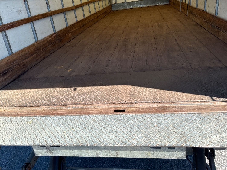 2020 Freightliner eM2 in Harrisburg, PA — photo 10