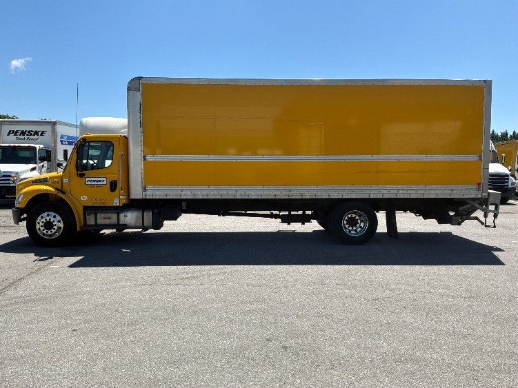 2020 Freightliner eM2 in Harrisburg, PA — photo 4