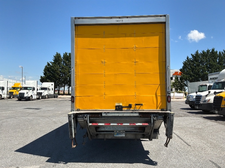 2020 Freightliner eM2 in Harrisburg, PA — photo 7