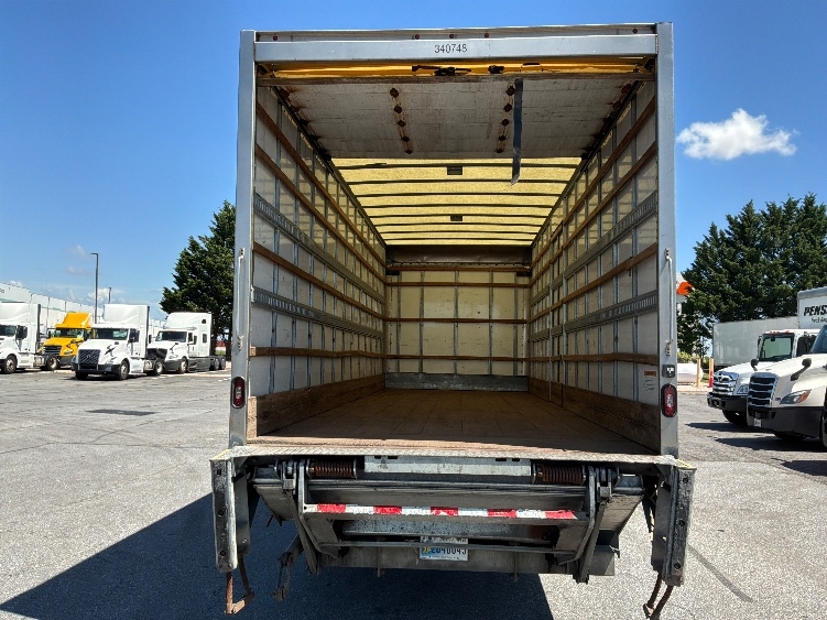 2020 Freightliner eM2 in Harrisburg, PA — photo 8