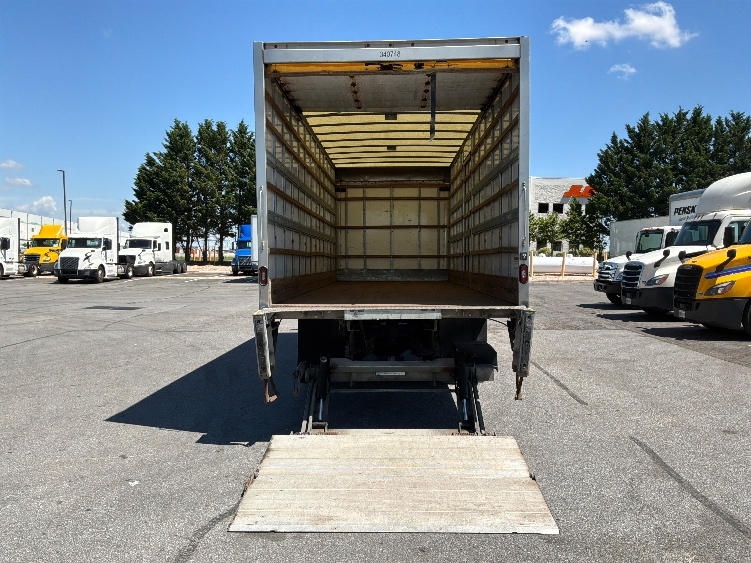 2020 Freightliner eM2 in Harrisburg, PA — photo 9
