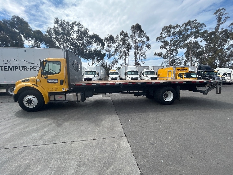 2020 Freightliner M2 106 in Torrance, CA — photo 4