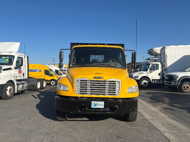 2020 Freightliner M2 106 in Torrance, CA — photo 2