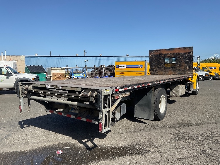 2020 Freightliner M2 106 in Tacoma, WA — photo 10