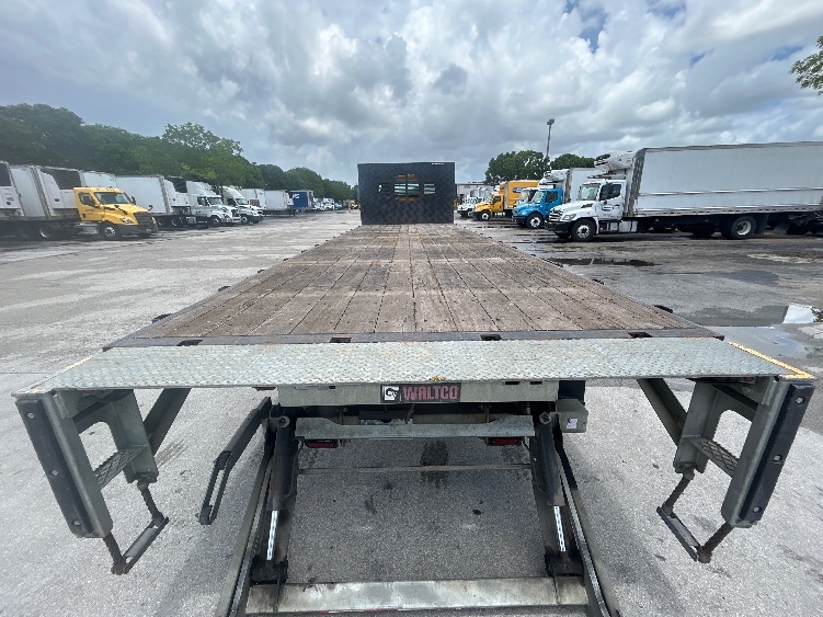 2020 Freightliner eM2 in Miami, FL — photo 10
