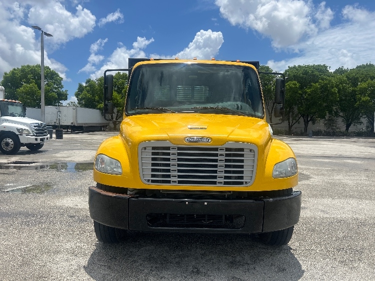 2020 Freightliner eM2 in Miami, FL — photo 2