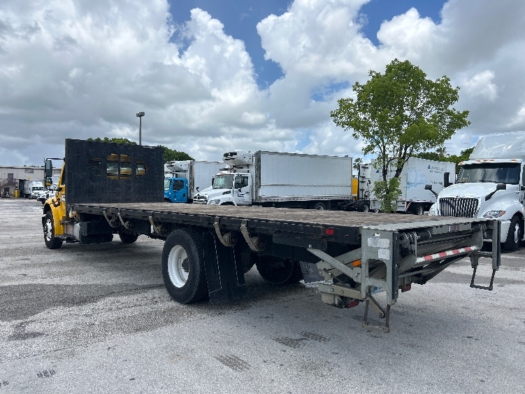 2020 Freightliner eM2 in Miami, FL — photo 6