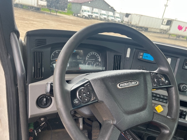 2020 Freightliner Cascadia in Middlefield, OH — photo 10