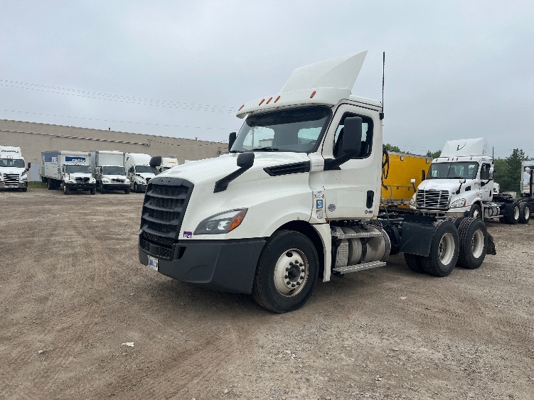 2020 Freightliner Cascadia in Middlefield, OH — photo 3