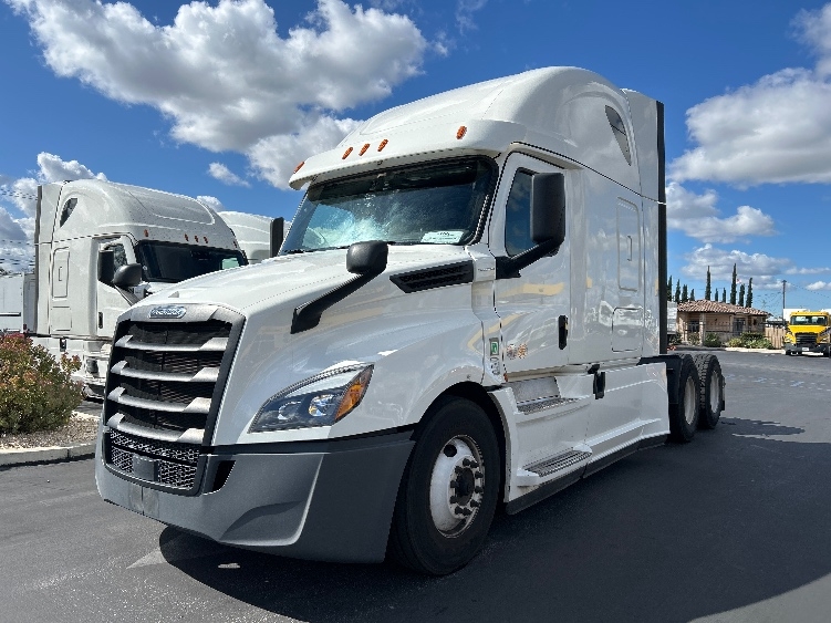2020 Freightliner in Fontana, CA — photo 3