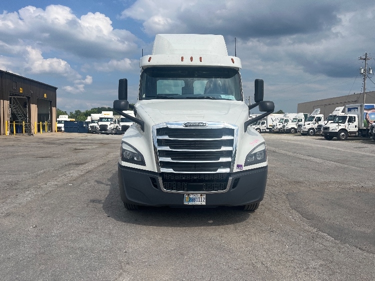 2020 Freightliner in Middlefield, OH — photo 2