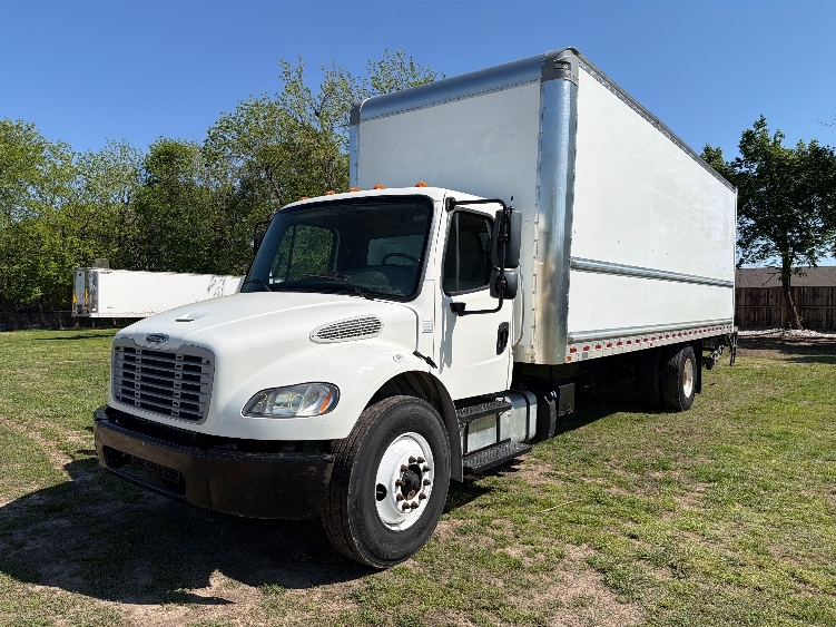 2020 Freightliner eM2 in Springfield, MO — photo 3