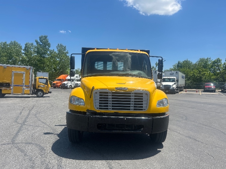 2020 Freightliner eM2 in Obetz, OH — photo 2