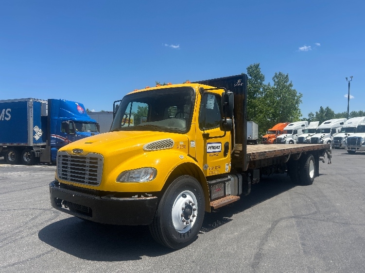 2020 Freightliner eM2 in Obetz, OH — photo 3