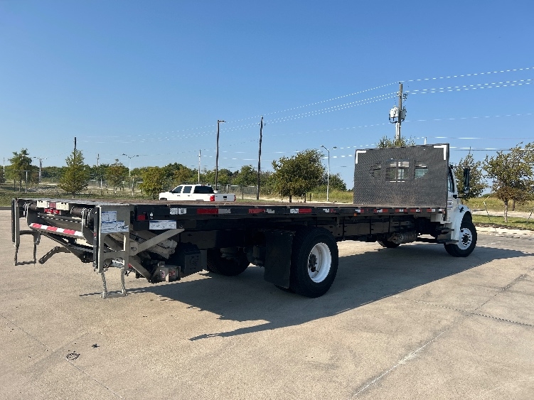 2020 Freightliner M2 106 in Austin, TX — photo 10