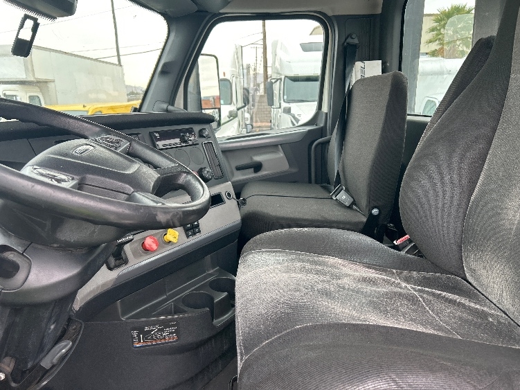2021 Freightliner Cascadia in Las Vegas, NV — photo 10