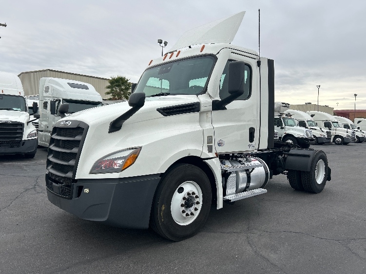 2021 Freightliner Cascadia in Las Vegas, NV — photo 3