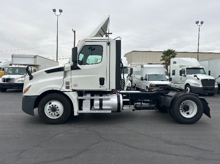 2021 Freightliner Cascadia in Las Vegas, NV — photo 4