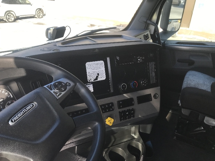 2021 Freightliner Cascadia in Concord, NC — photo 10