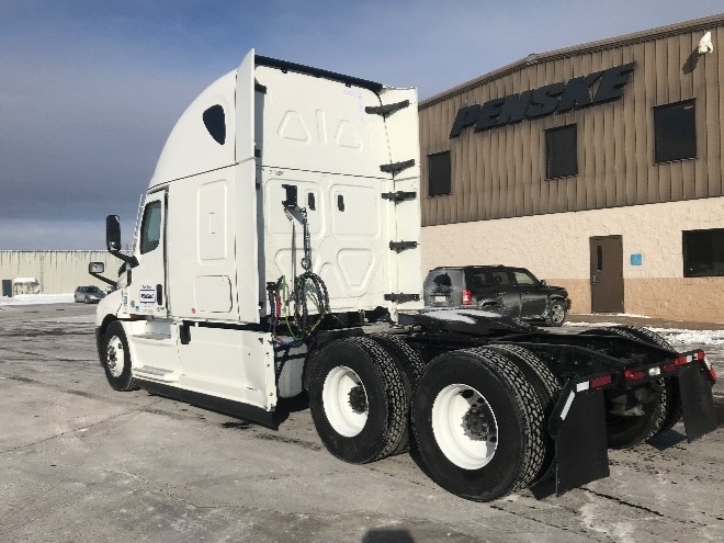 2021 Freightliner Cascadia in Concord, NC — photo 5