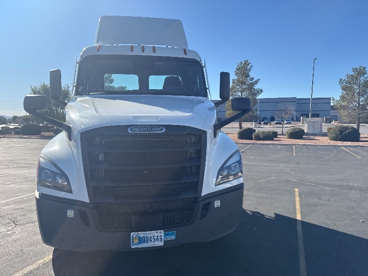 2021 Freightliner in North Las Vegas, NV — photo 2