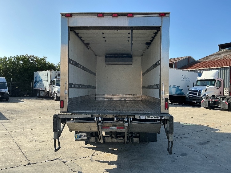 2020 Isuzu NRR in Torrance, CA — photo 8