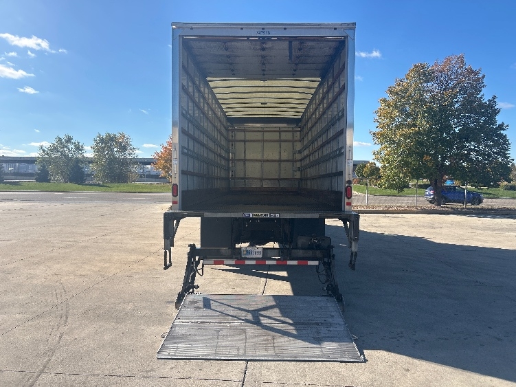 2020 Hino 338 in Roseville, MN — photo 9
