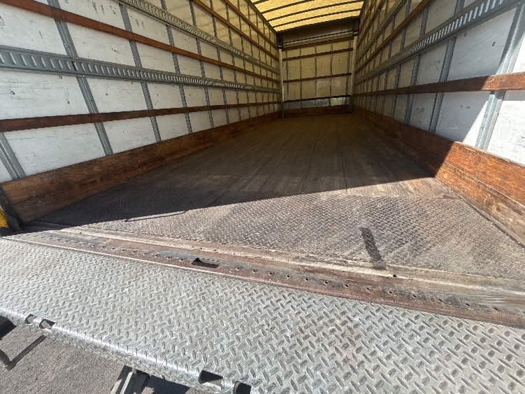 2020 Hino 338 in Fresno, CA — photo 10