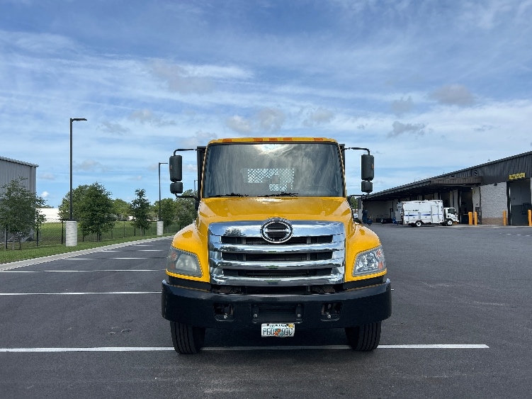 2020 Hino 338 in Miami, FL — photo 2