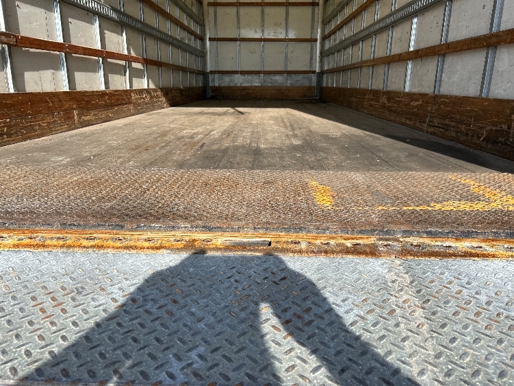 2020 Hino 268 in Poplar Bluff, MO — photo 10