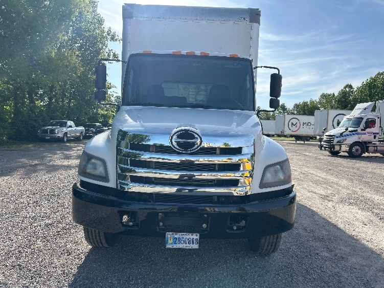 2020 Hino 268 in Poplar Bluff, MO — photo 2