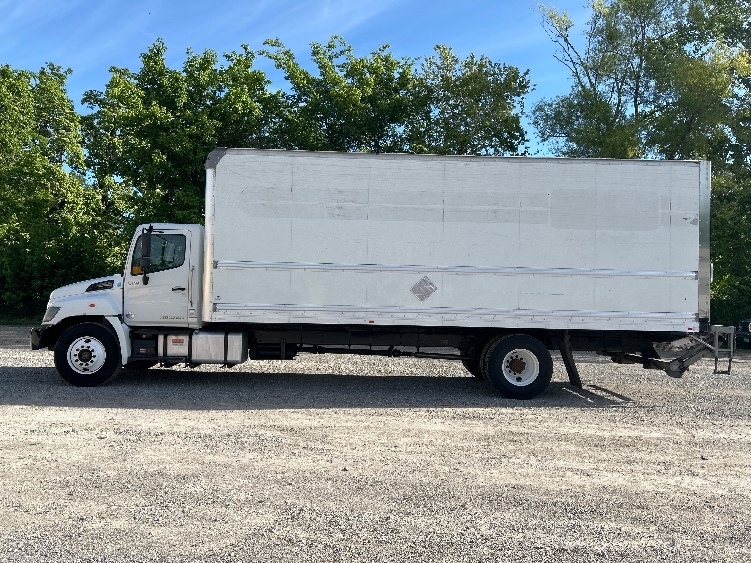 2020 Hino 268 in Poplar Bluff, MO — photo 4
