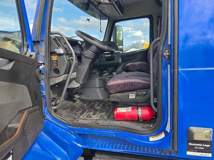 2020 Volvo in Columbia, TN — photo 9