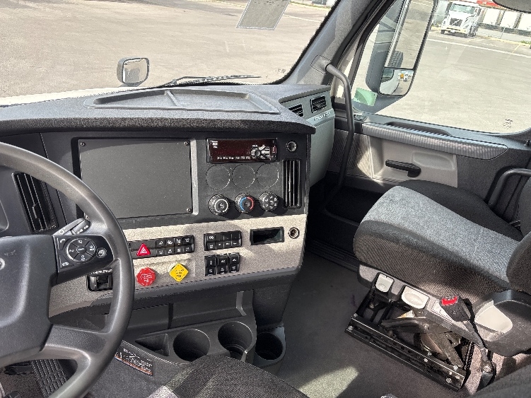 2021 Freightliner Cascadia in Salt Lake City, UT — photo 10