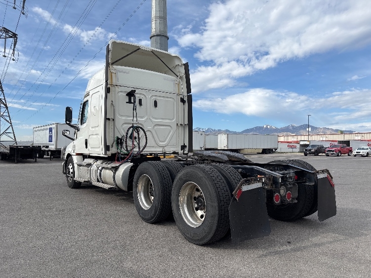 2021 Freightliner Cascadia in Salt Lake City, UT — photo 5