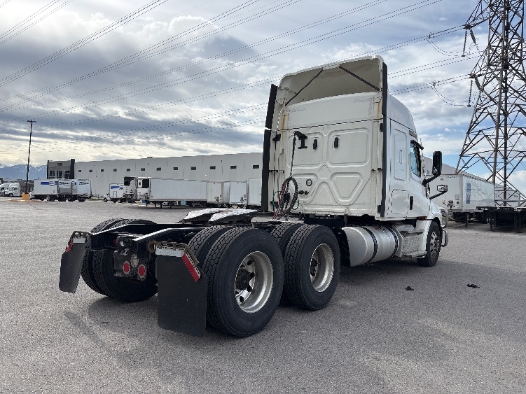 2021 Freightliner Cascadia in Salt Lake City, UT — photo 7